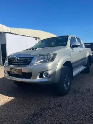TOYOTA HILUX 3.0 SR 4X4 CD 16V TURBO INTERCOOLER DIESEL 4P AUTOMÁTICO TOYOTA HILUX 3.0 SR 4X4 CD 16V TURBO INTERCOOLER DIESEL 4P AUTOMÁTICO