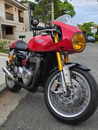 TRIUMPH THRUXTON R 