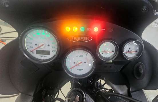 TRIUMPH-TIGER 900-2000