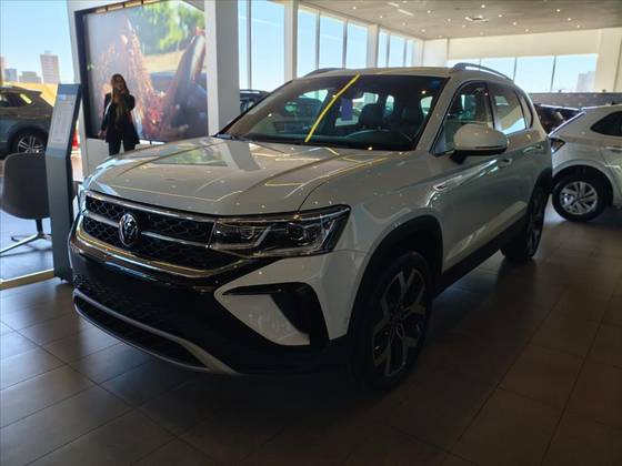 VOLKSWAGEN TAOS 1.4 250 TSI TOTAL FLEX HIGHLINE AUTOMÁTICO