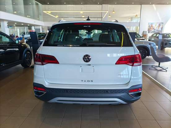 VOLKSWAGEN-TAOS-2025