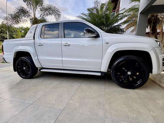 VOLKSWAGEN-AMAROK-2018