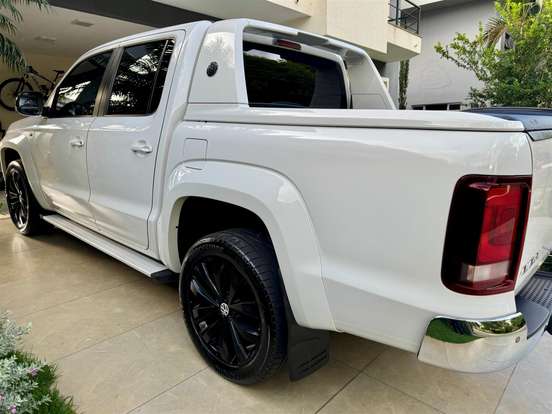 VOLKSWAGEN-AMAROK-2018