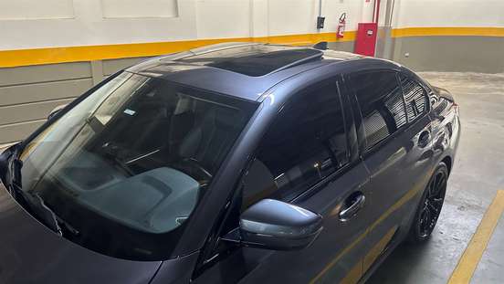 BMW-320i-2021