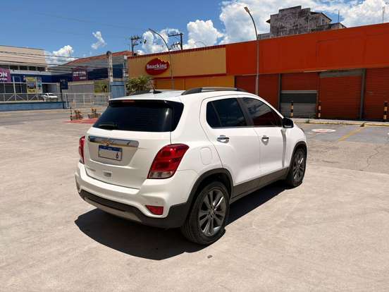 CHEVROLET-TRACKER-2017