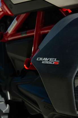 DUCATI-DIAVEL 1260 S-2021