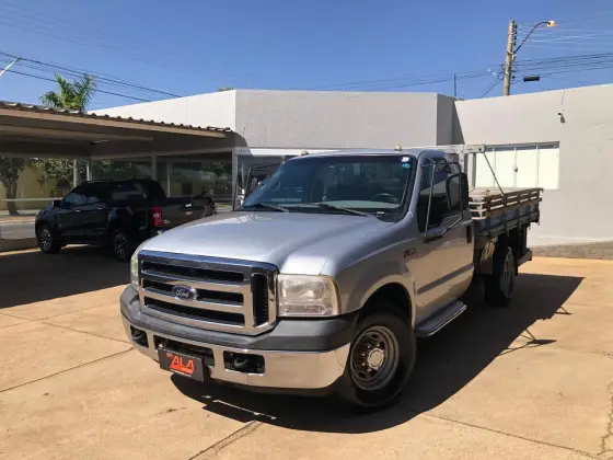 FORD F-350 2.8 TURBO INTERCOOLER DIESEL 2P MANUAL FORD F-350 2.8 TURBO INTERCOOLER DIESEL 2P MANUAL