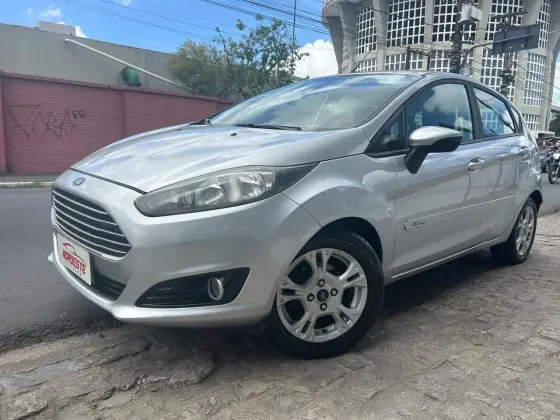 FORD FIESTA 1.6 SE HATCH 16V FLEX 4P MANUAL