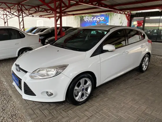 FORD FOCUS 1.6 SE 16V FLEX 4P POWERSHIFT FORD FOCUS 1.6 SE 16V FLEX 4P POWERSHIFT
