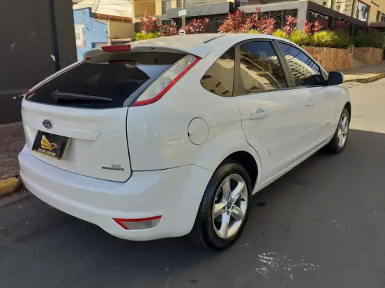 FORD-FOCUS-2.0 GLX 16V FLEX 4P AUTOMÁTICO FORD-FOCUS-2012