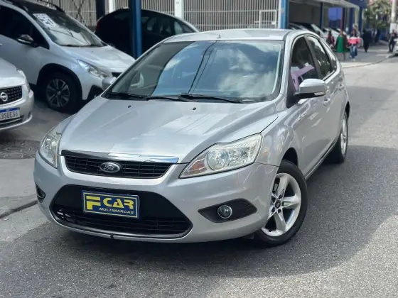 FORD FOCUS 2.0 GLX 16V FLEX 4P AUTOMÁTICO FORD FOCUS 2.0 GLX 16V FLEX 4P AUTOMÁTICO