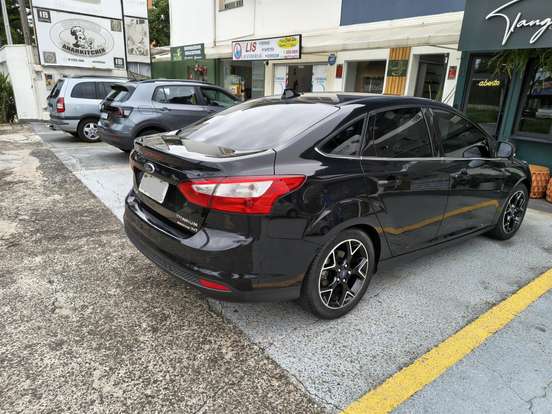 FORD-FOCUS-2.0 TITANIUM SEDAN 16V FLEX 4P POWERSHIFT FORD-FOCUS-2015