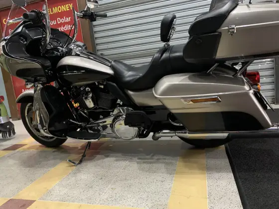 HARLEY-DAVIDSON ROAD GLIDE ULTRA 