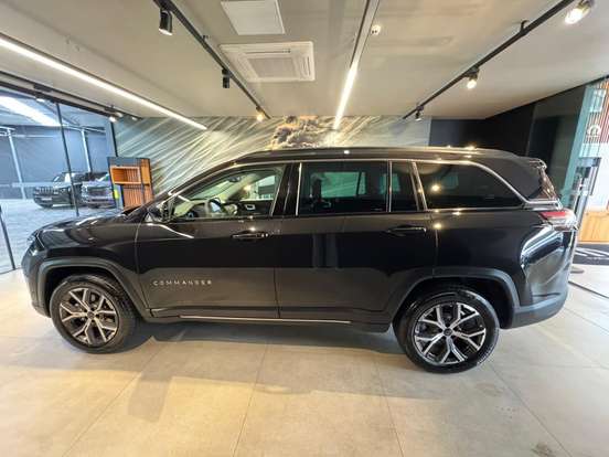 JEEP-COMMANDER-2025