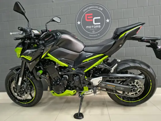 KAWASAKI Z900 