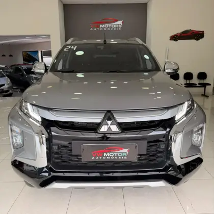 MITSUBISHI L200 TRITON 2.4 16V TURBO DIESEL SPORT HPE-S CD 4P 4X4 AUTOMÁTICO MITSUBISHI L200 TRITON 2.4 16V TURBO DIESEL SPORT HPE-S CD 4P 4X4 AUTOMÁTICO