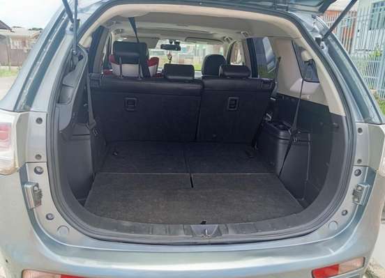 MITSUBISHI-OUTLANDER-2013