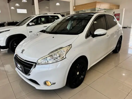 PEUGEOT 208 1.6 GRIFFE 16V FLEX 4P AUTOMÁTICO