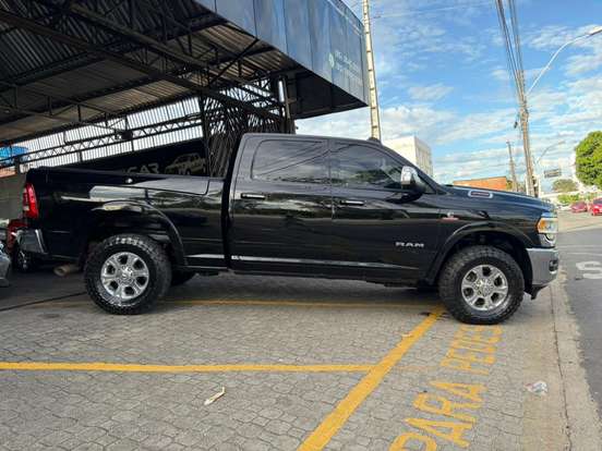 RAM-2500-6.7 I6 TURBO DIESEL LARAMIE CD 4X4 AUTOMÁTICO RAM-2500-2020