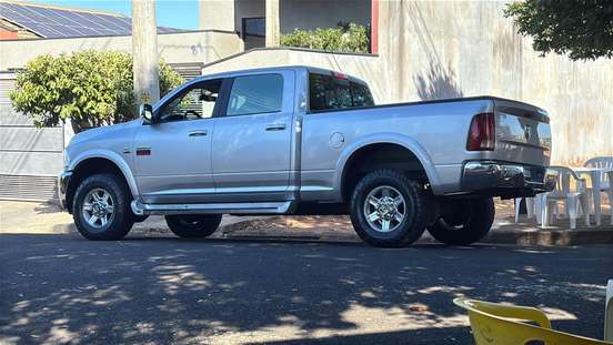 RAM-2500-6.7 LARAMIE 4X4 CD I6 TURBO DIESEL 4P AUTOMÁTICO RAM-2500-2012
