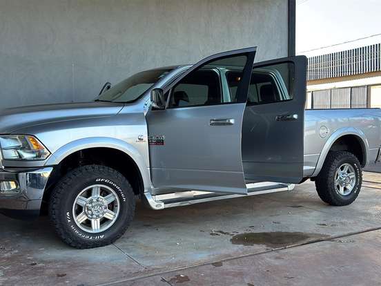 RAM-2500-6.7 LARAMIE 4X4 CD I6 TURBO DIESEL 4P AUTOMÁTICO RAM-2500-2012