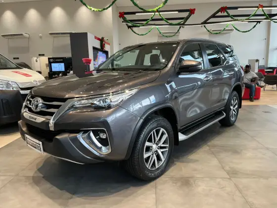 TOYOTA HILUX 2.8 SRX 4X4 CD 16V DIESEL 4P AUTOMÁTICO
