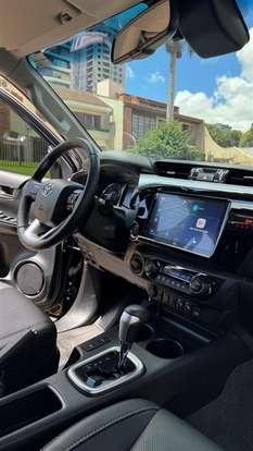 TOYOTA-HILUX-2.8 D-4D TURBO DIESEL CD SRX PLUS 4X4 AUTOMÁTICO TOYOTA-HILUX-2023