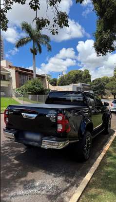TOYOTA-HILUX-2023