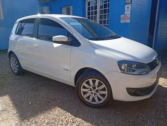 VOLKSWAGEN FOX 1.6 MI BLUEMOTION 8V FLEX 4P MANUAL