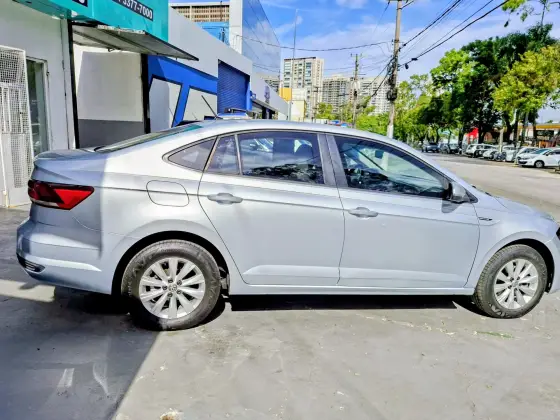 VOLKSWAGEN VIRTUS 1.0 200 TSI COMFORTLINE AUTOMÁTICO