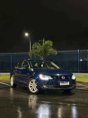 VOLKSWAGEN-JETTA-2013