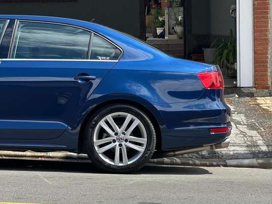 VOLKSWAGEN-JETTA-2.0 TSI HIGHLINE 211CV GASOLINA 4P TIPTRONIC VOLKSWAGEN-JETTA-2013