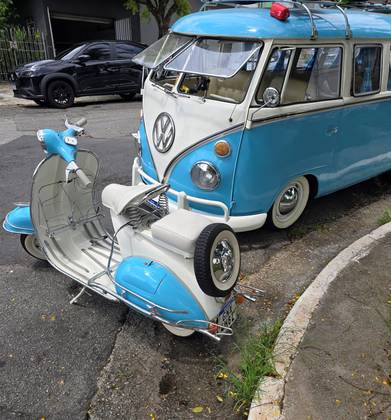 Volkswagen Kombi 1.5 Luxo 8V Gasolina 3P Manual