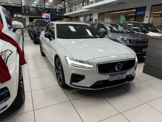 VOLVO S60 2.0 T8 R-DESIGN HÍBRIDO 4P AUTOMÁTICO VOLVO S60 2.0 T8 R-DESIGN HÍBRIDO 4P AUTOMÁTICO