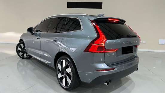 VOLVO-XC60-2018