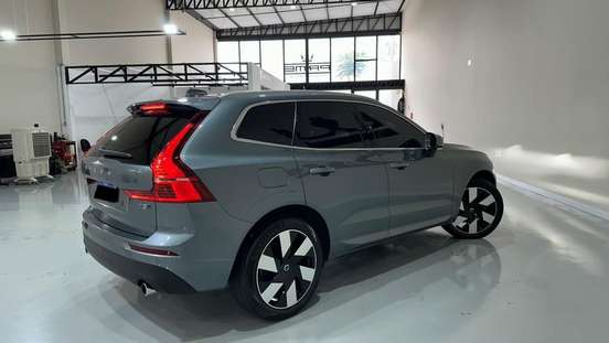VOLVO-XC60-2018