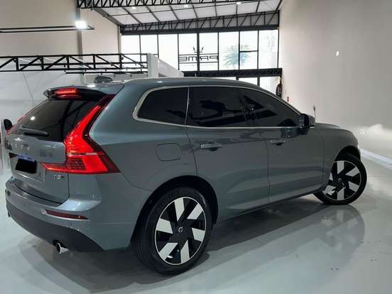 VOLVO-XC60-2.0 T5 GASOLINA MOMENTUM AWD GEARTRONIC VOLVO-XC60-2018