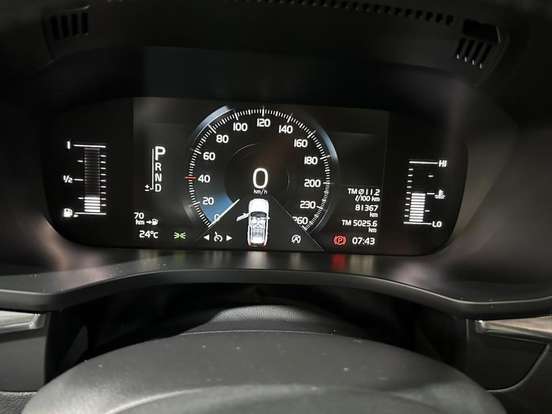 VOLVO-XC60-2.0 T5 GASOLINA MOMENTUM AWD GEARTRONIC VOLVO-XC60-2018
