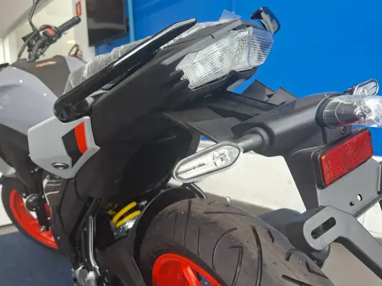 YAMAHA-FZ25 FAZER CONNECTED ABS YAMAHA-FZ25 FAZER CONNECTED ABS-2025