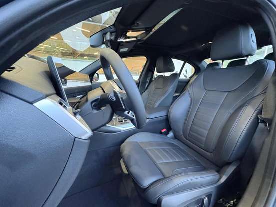 BMW-320i-2025