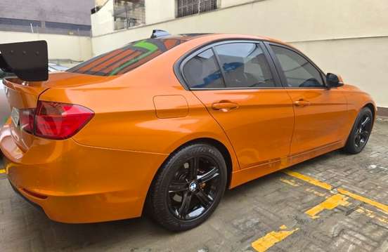 BMW-320i-2012