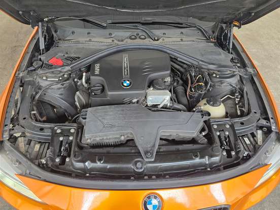 BMW-320i-2012