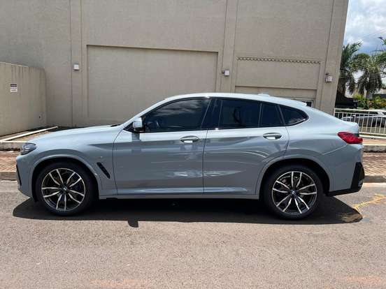 BMW-X4-2023