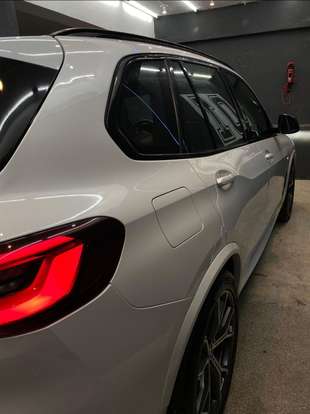 BMW-X5-2021