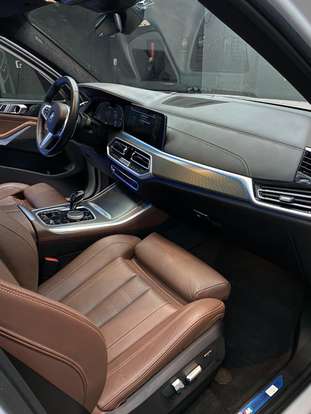 BMW-X5-2021