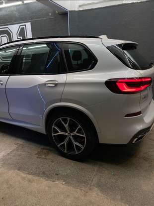 BMW-X5-2021