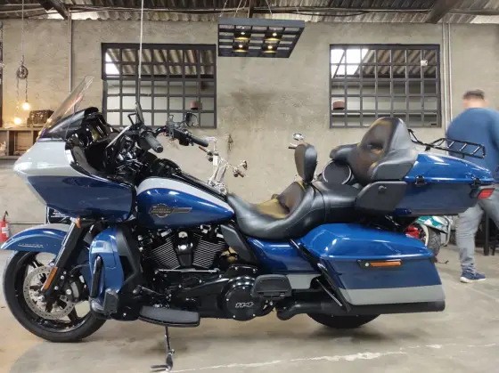 HARLEY-DAVIDSON ROAD GLIDE LIMITED 