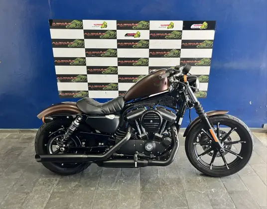 HARLEY-DAVIDSON SPORTSTER IRON 883 