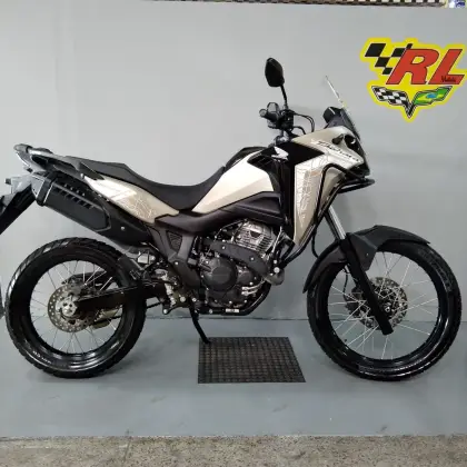 HONDA XRE 300 SAHARA ADVENTURE 