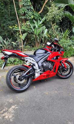 HONDA-CBR 600RR-2010